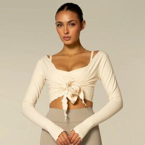 437 The Wrap Top - CREME